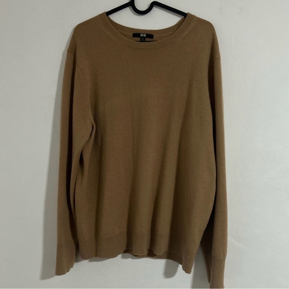 UNIQLO 100% Cashmere Crewneck Sweater – Camel Brown